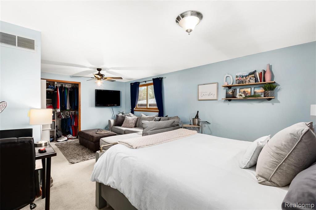 1243 North Cavalier Road Canton, MI 48187 - Photo 11 of 25