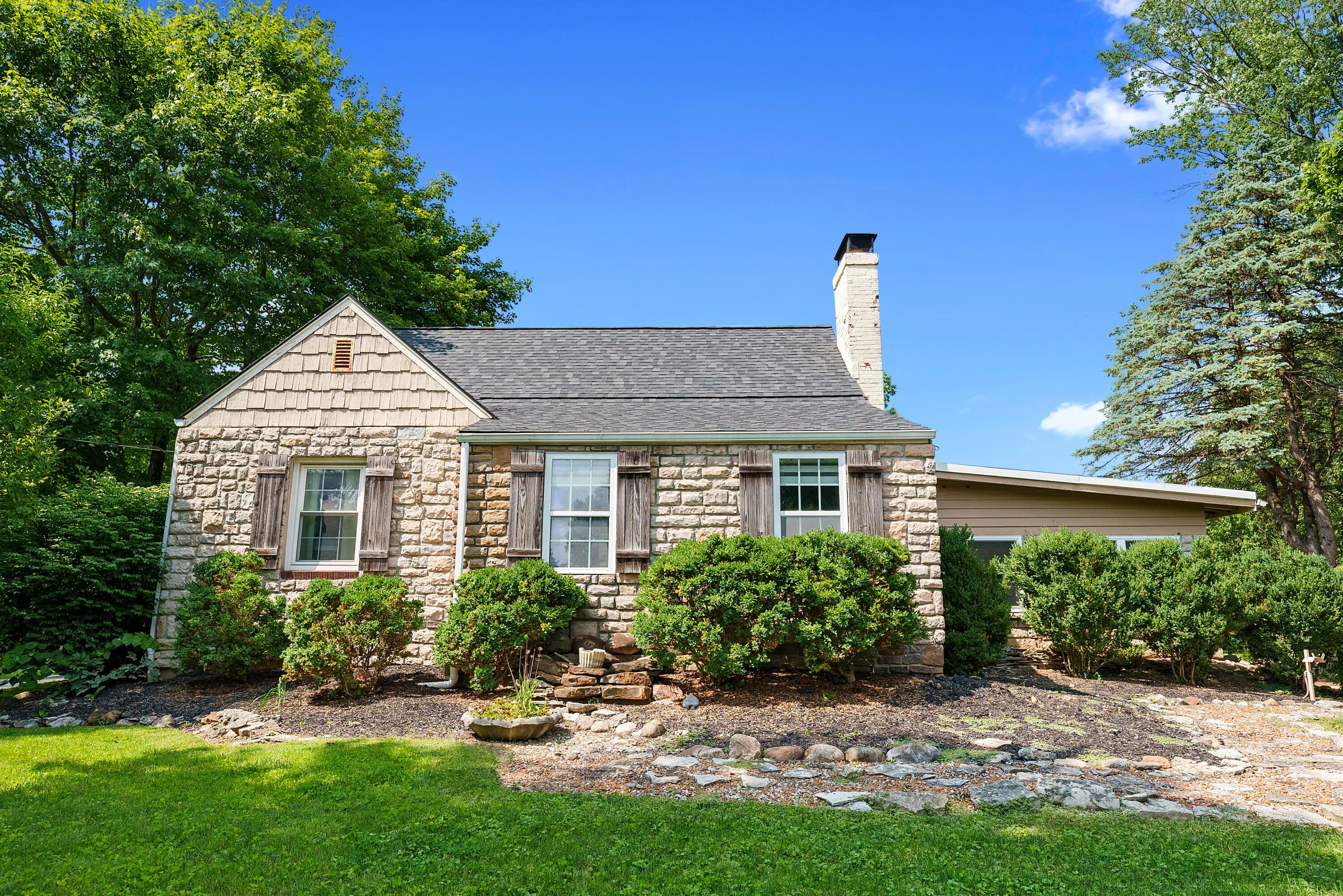 2292 Fishinger Road Columbus, OH 43220 - Photo 53 of 54 Front Exterior
