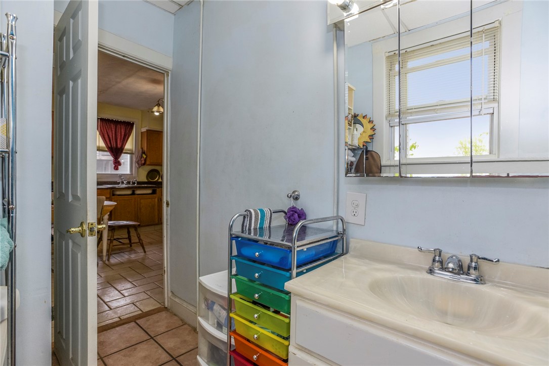 3 Chestnut Street Westerly, RI 02891 - Photo 17 of 32