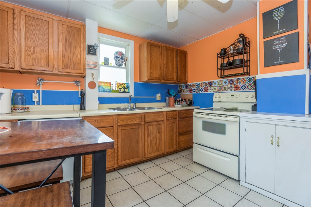 3 Chestnut Street Westerly, RI 02891 - Photo 22 of 32
