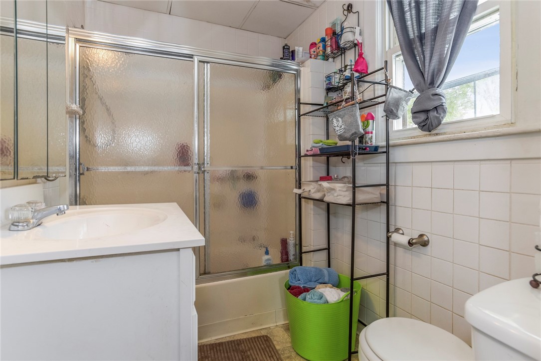 3 Chestnut Street Westerly, RI 02891 - Photo 29 of 32