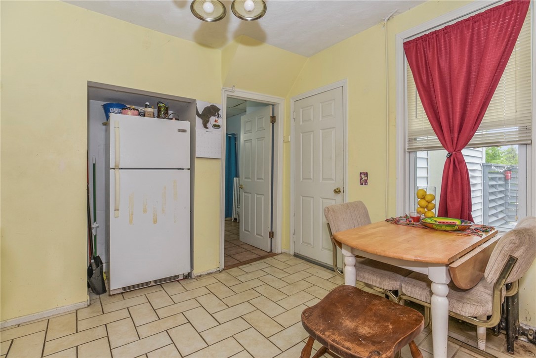 3 Chestnut Street Westerly, RI 02891 - Photo 9 of 32