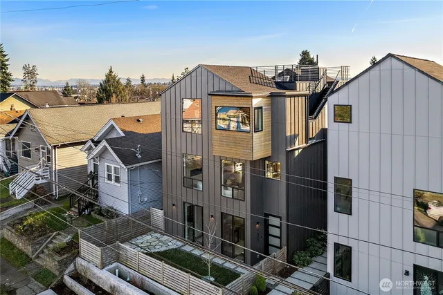 $1,656,565 | 721 North 80th Street, Seattle, WA 98103