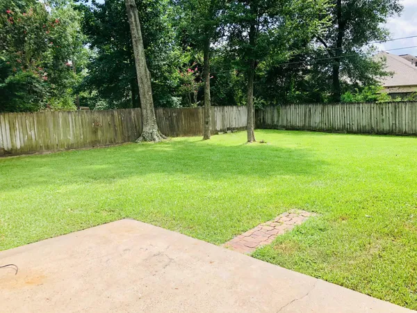 $2,300 | 29021 Cherrywood Lane, Shenandoah, TX 77381