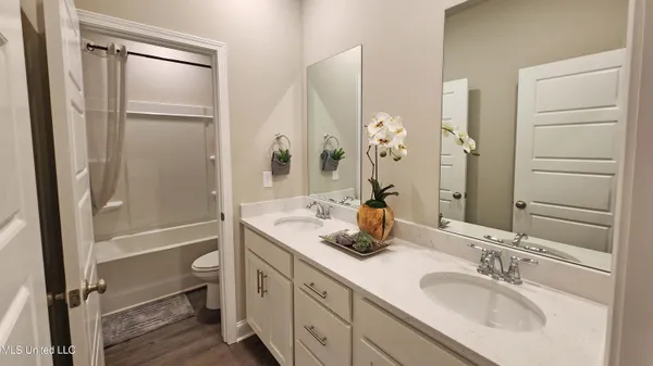 $407,900 | 119 Horseshoe Boulevard, Clinton, MS 39056