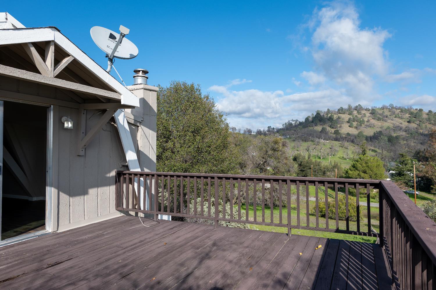 42560 Ranger Cir Way Coarsegold, CA 93614 - Photo 43 of 44 a view of a house with a balcony