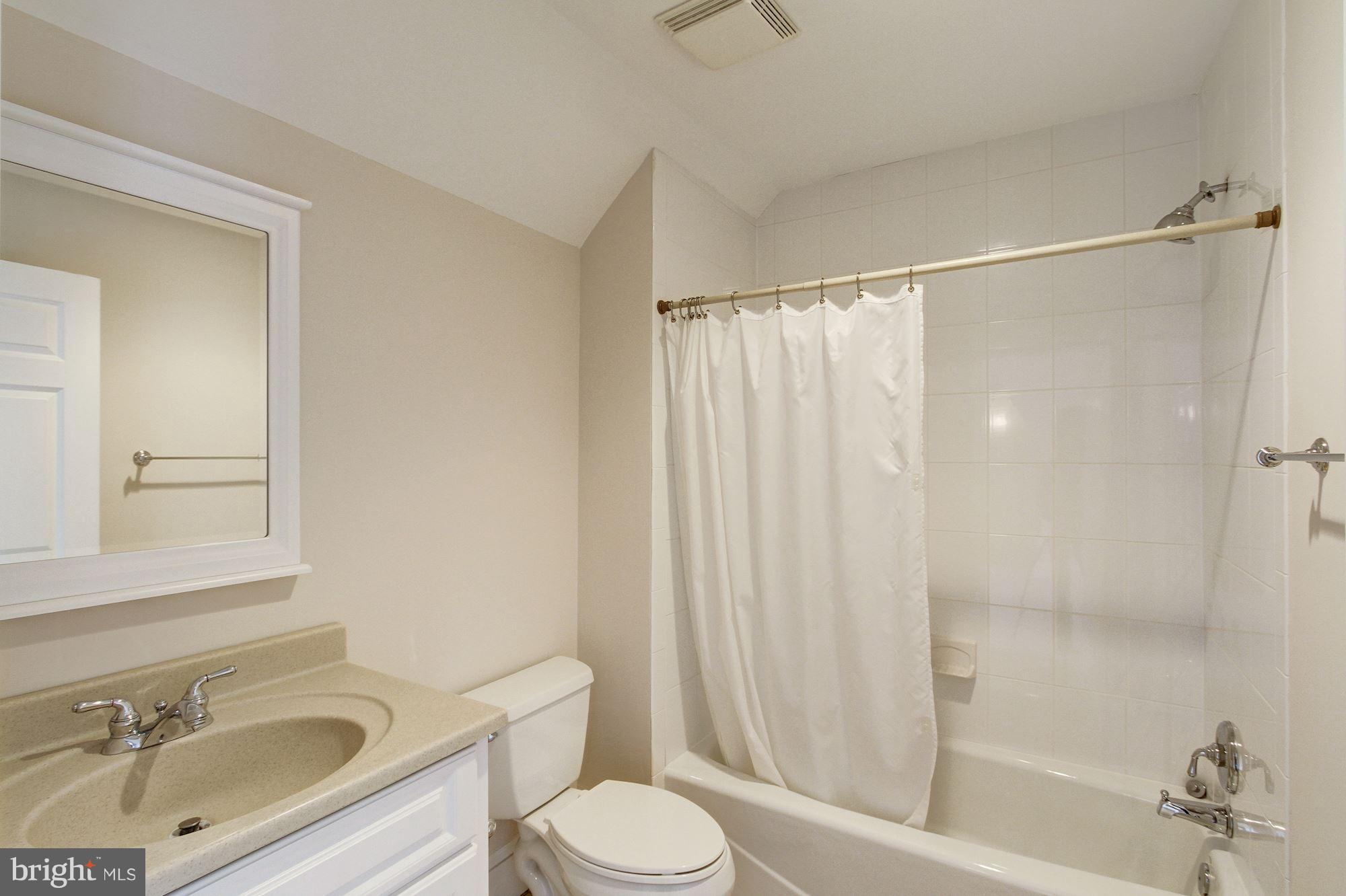 4416 Ridge Street Chevy Chase, MD 20815 - Photo 26 of 39 2nd upper Bath