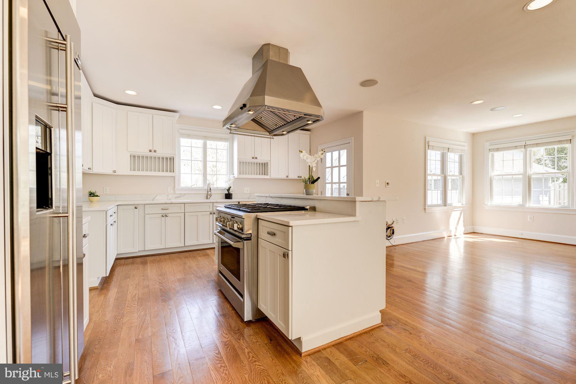 4416 Ridge Street Chevy Chase, MD 20815 - Photo 4 of 39 Updated Kitchen