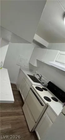 $950 | 312 West Cleveland Avenue, Unit 8, Las Vegas, NV 89102