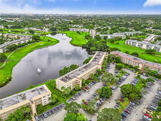 $289,000 | 3204 Portofino Point, Unit B4, Coconut Creek, FL 33066