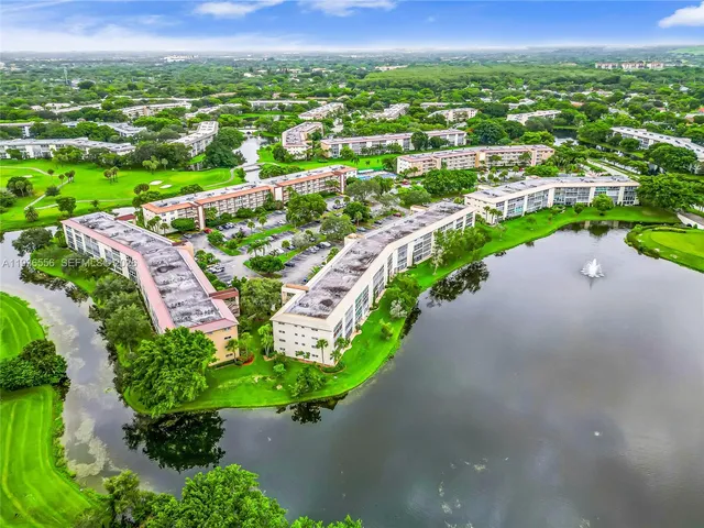 $289,000 | 3204 Portofino Point, Unit B4, Coconut Creek, FL 33066