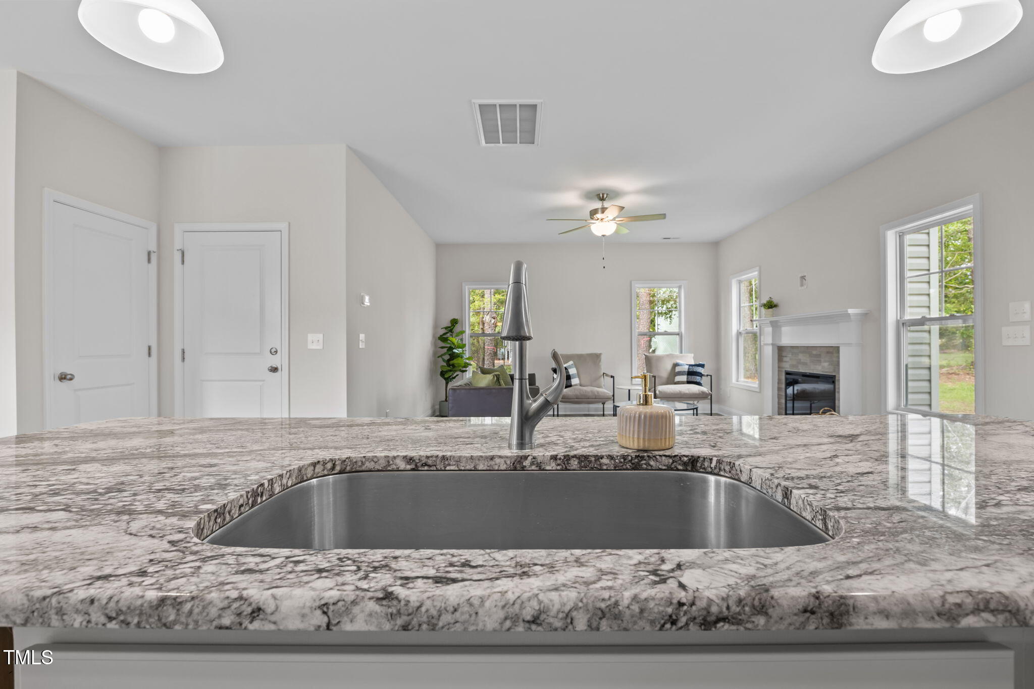 187 Regis Lane, Unit 10 Coats, NC 27521 - Photo 11 of 38 37-web-or-mls-IMG_1550