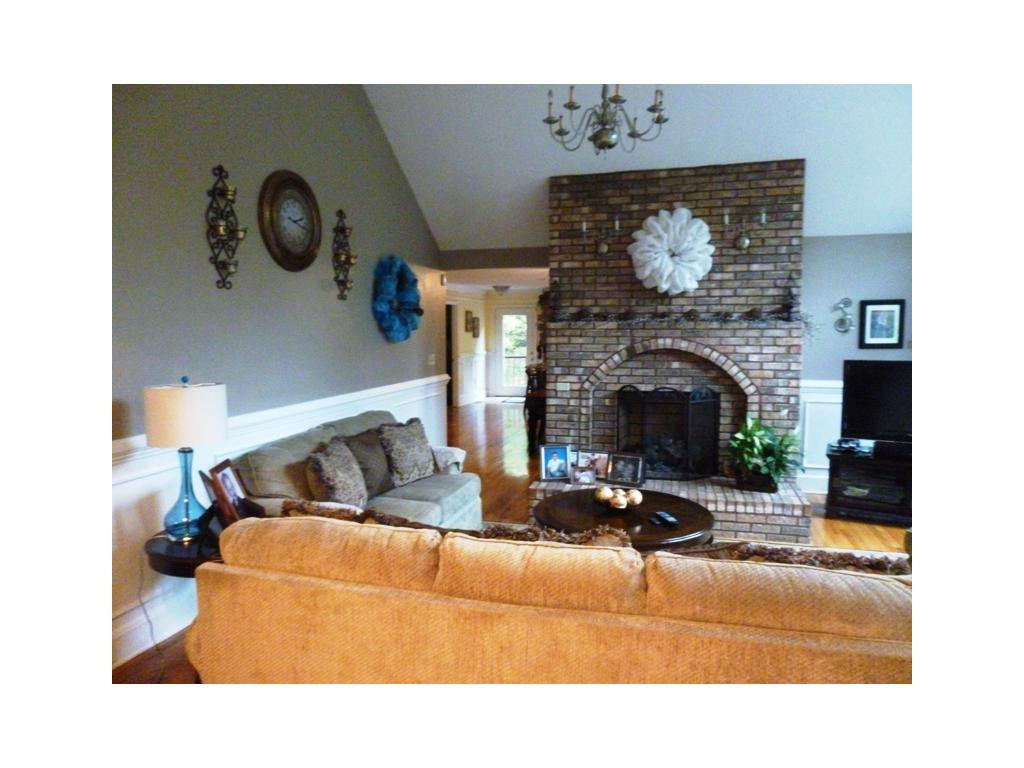 280 McClain Road Kingsport, TN 37660 - Photo 14 of 24 ANOTHER VIEW OF LIVING