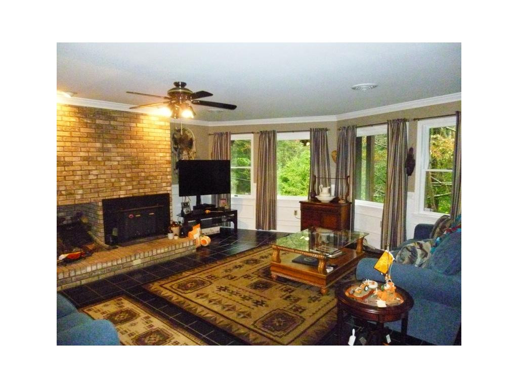 280 McClain Road Kingsport, TN 37660 - Photo 4 of 24 ENTERTAIN GUESTS IN DEN