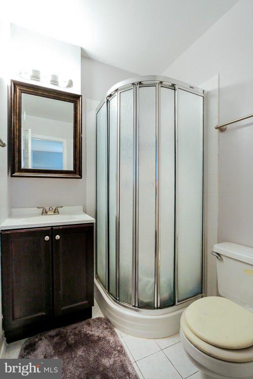8906 16th Street Silver Spring, MD 20910 - Photo 21 of 30 Bath (Master)