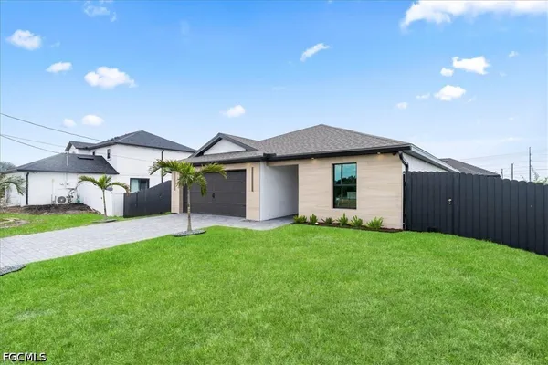 $2,500 | 2112 Northeast 1st Avenue, Cape Coral, FL 33909