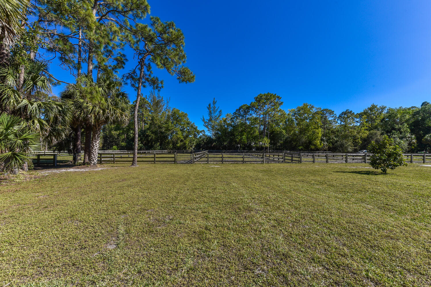12843 Kazee Road Loxahatchee Groves, FL 33470 - Photo 36 of 40 12843 Kazee Rd Loxahatchee FL-large-041-