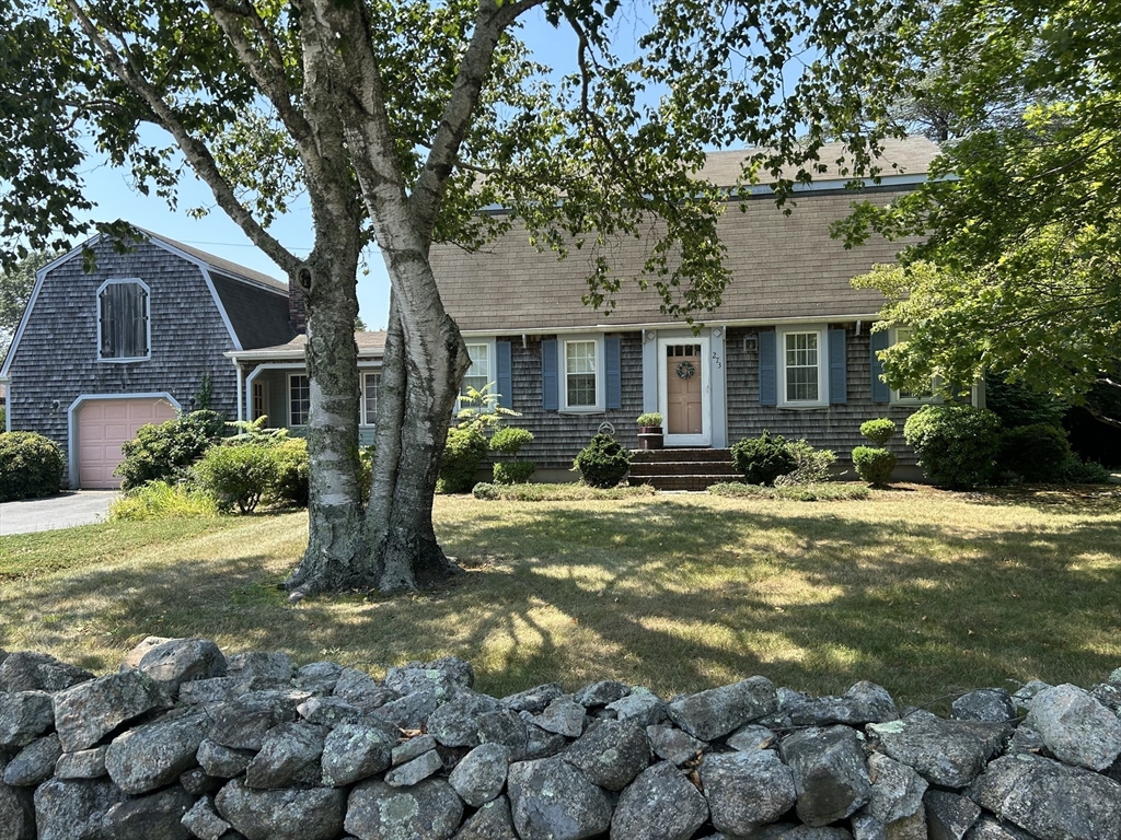 273 Main Street Acushnet, MA 02743 - Photo 1 of 37