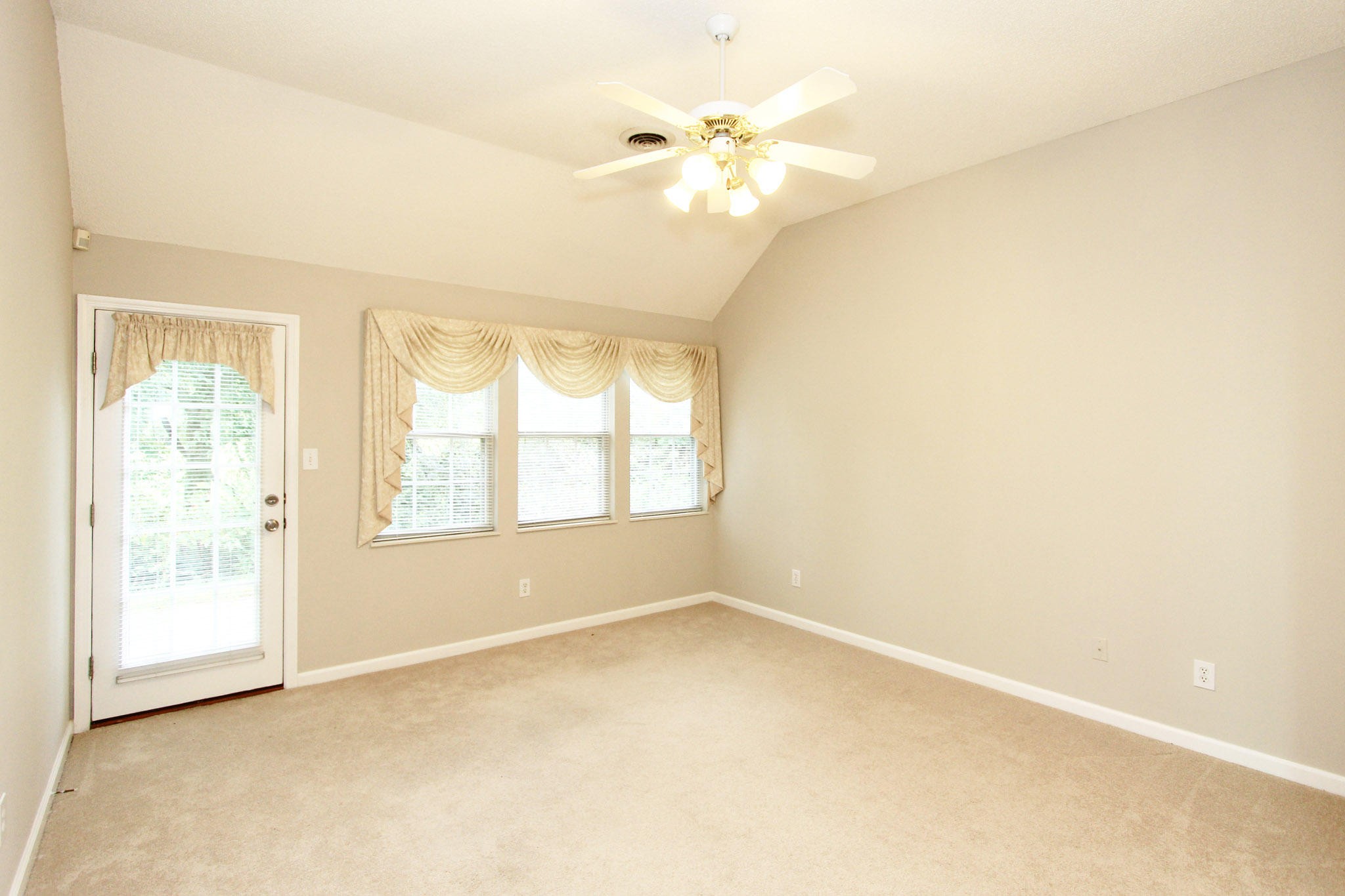 3217 Laurel View Road Knoxville, TN 37917 - Photo 20 of 29 Gallery Image 20