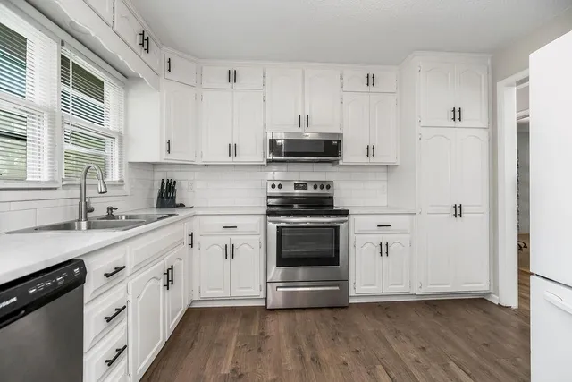 $220,000 | 7800 East 87th Terrace, Kansas City, MO 64138