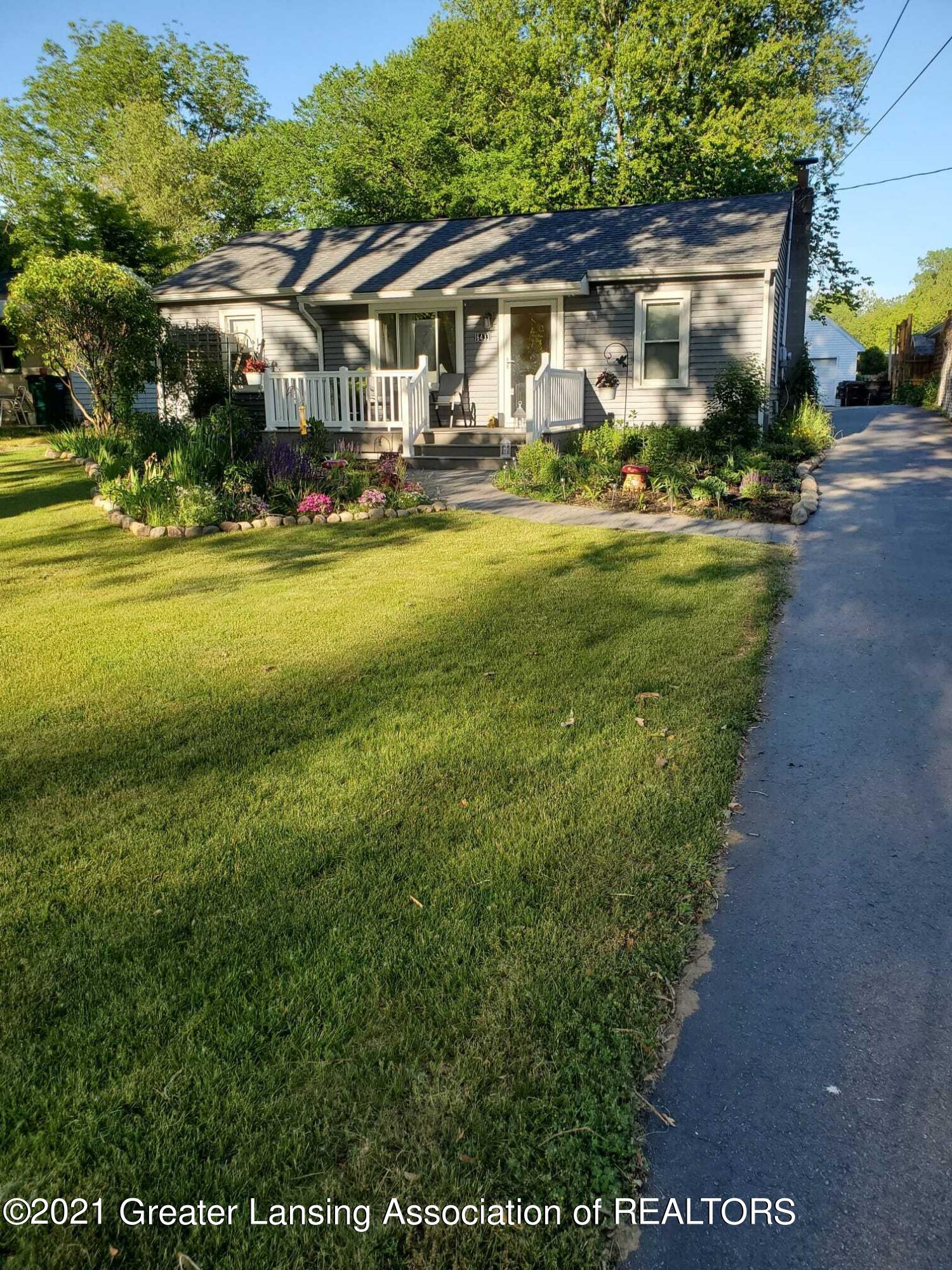 6433 Sommerset Road Lansing, MI 48911 - Photo 37 of 38 Front view
