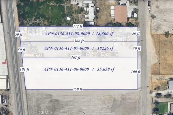 a picture of a bench in front of building