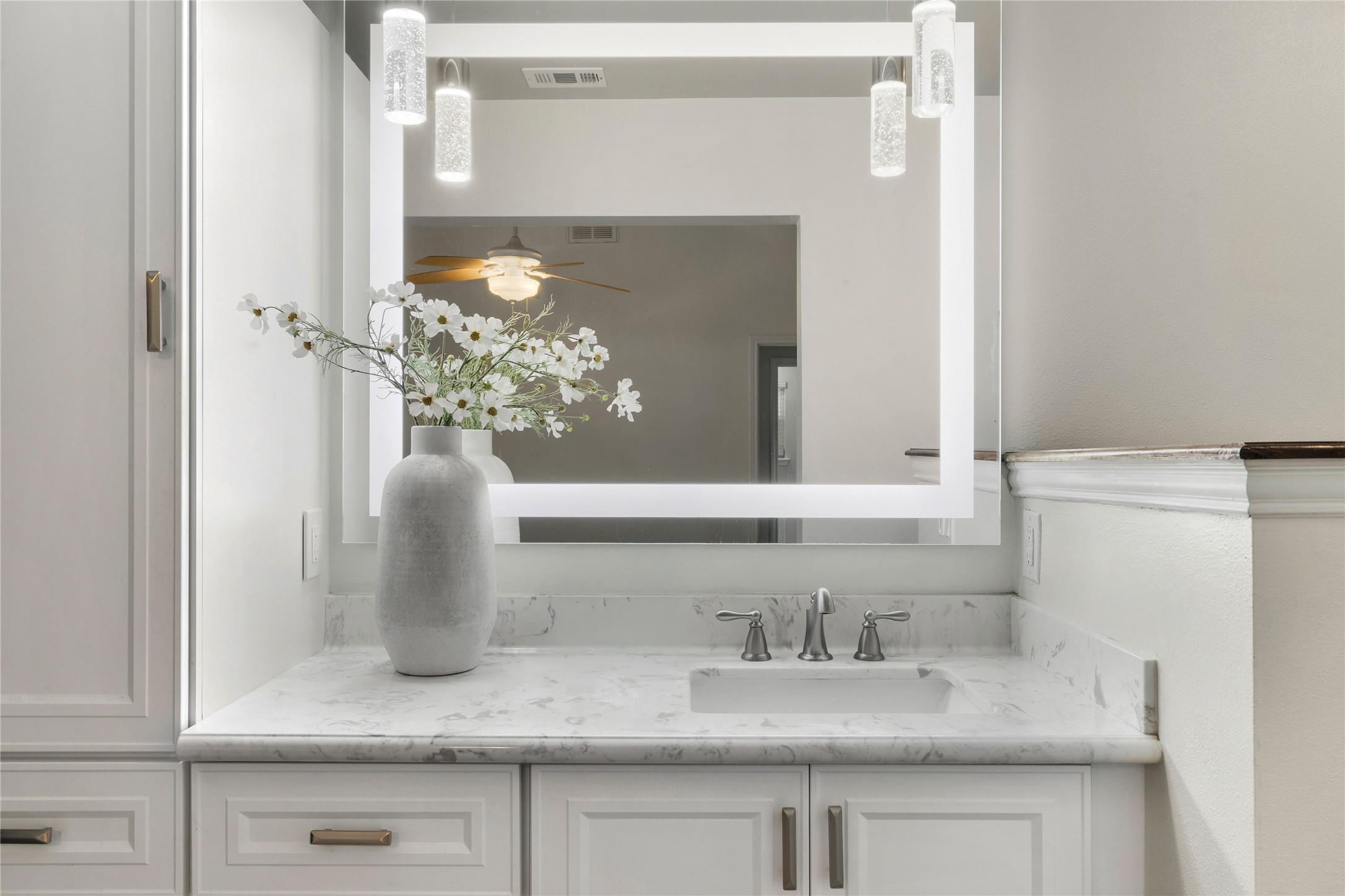 2403 Comburg Castle Way Austin, TX 78748 - Photo 24 of 40 Bathroom with vanity and a ceiling fan