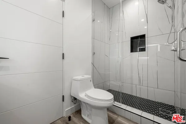 $5,995 | 1920 South Sherbourne Drive, Unit 1/2, Los Angeles, CA 90034