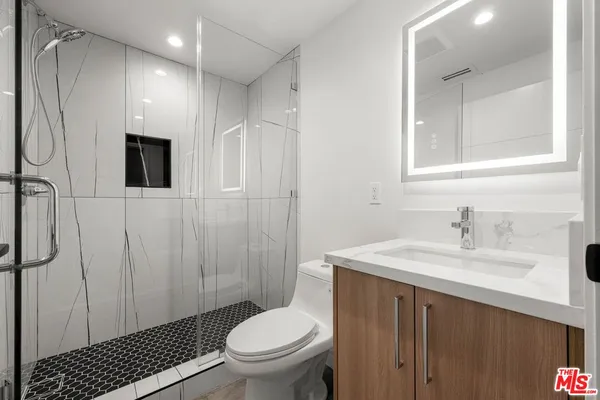 $5,995 | 1920 South Sherbourne Drive, Unit 1/2, Los Angeles, CA 90034