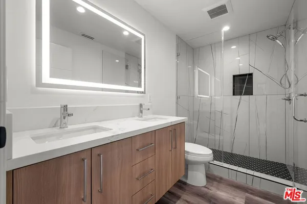 $5,995 | 1920 South Sherbourne Drive, Unit 1/2, Los Angeles, CA 90034