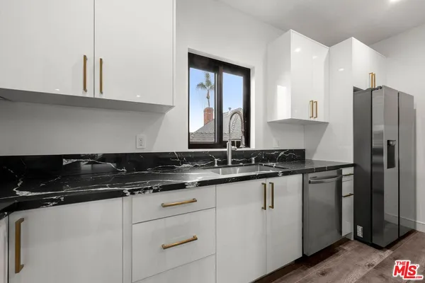 $5,995 | 1920 South Sherbourne Drive, Unit 1/2, Los Angeles, CA 90034