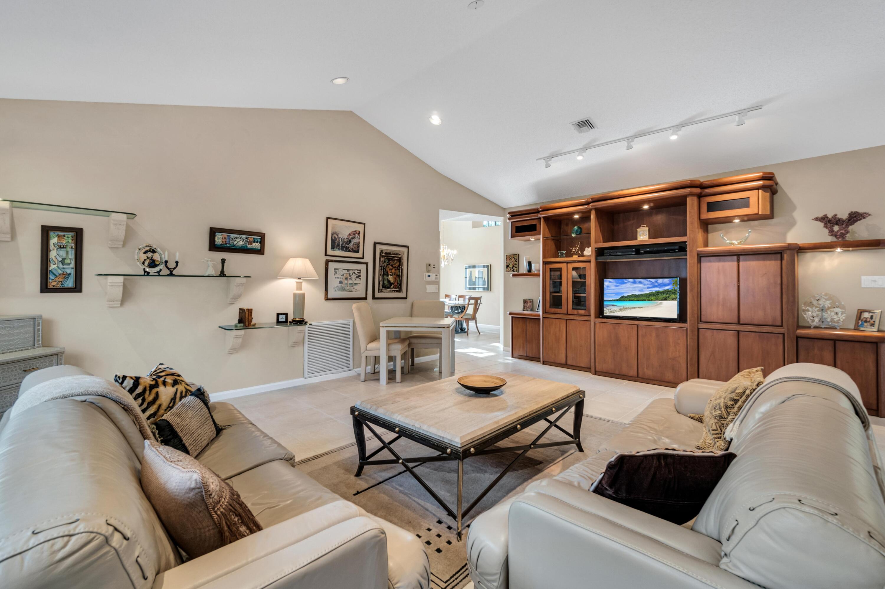 7746 La Corniche Circle Boca Raton, FL 33433 - Photo 11 of 44 Multi-use space