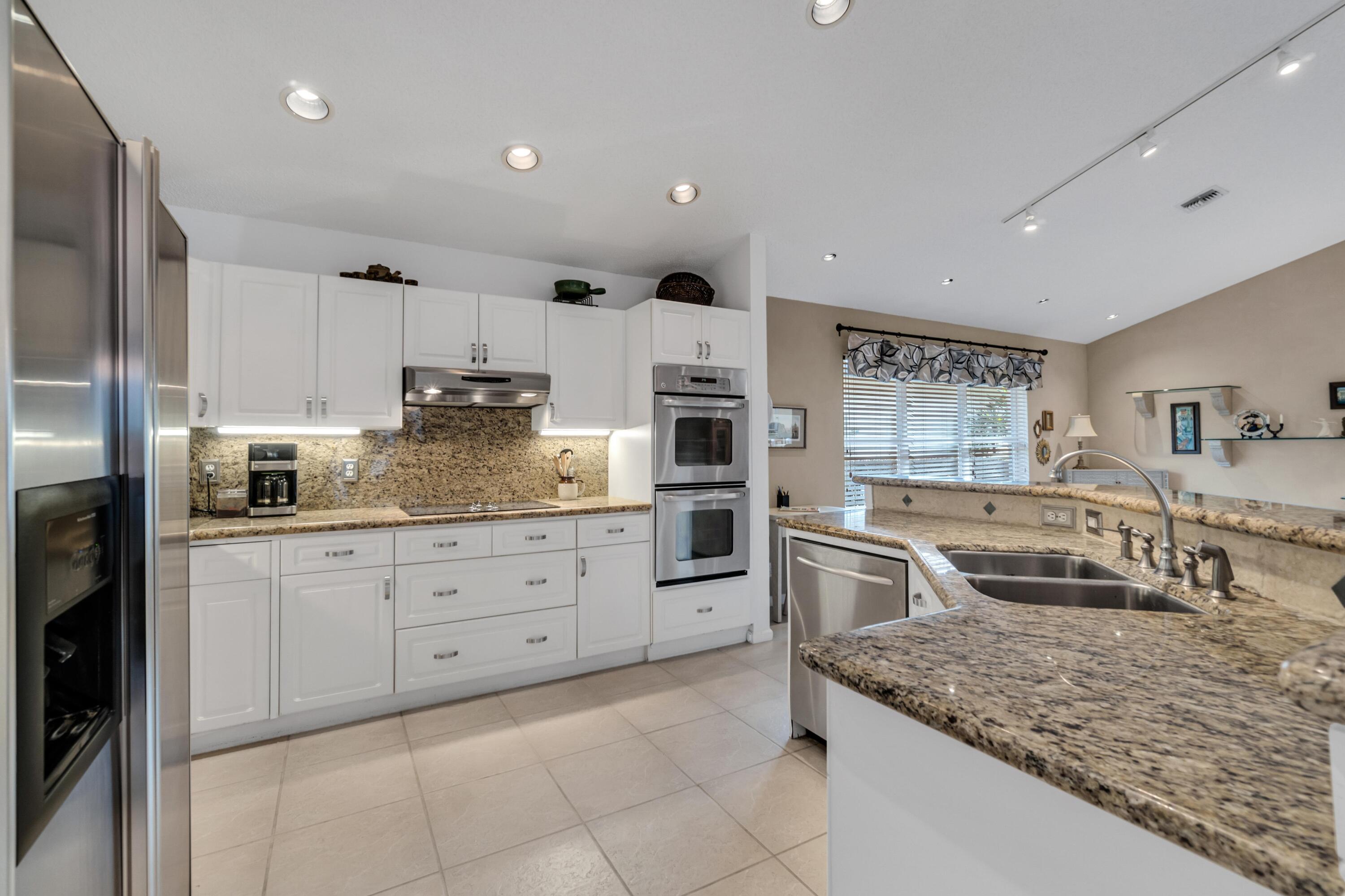 7746 La Corniche Circle Boca Raton, FL 33433 - Photo 13 of 44 Good counter space!