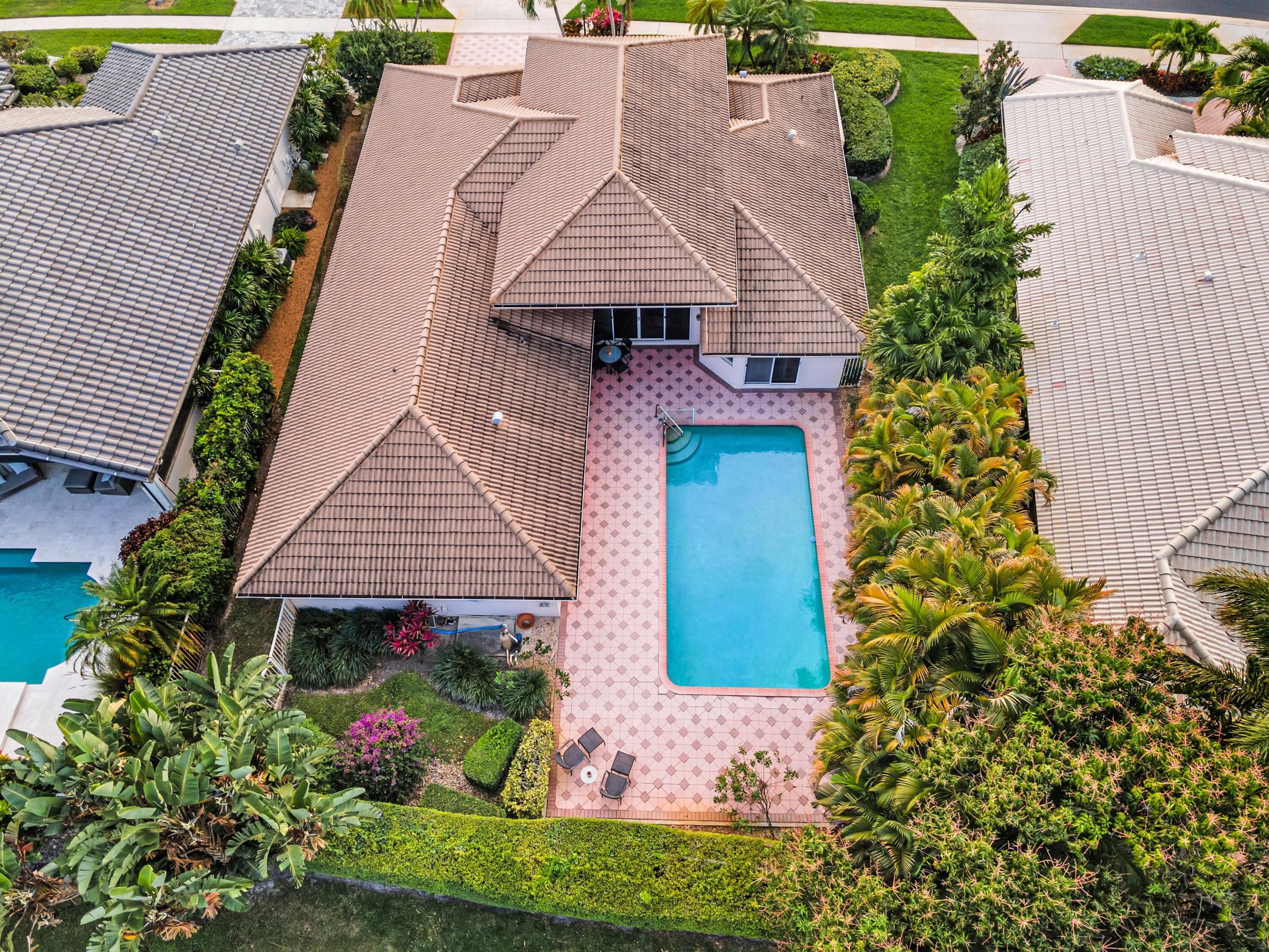 7746 La Corniche Circle Boca Raton, FL 33433 - Photo 3 of 44 Space to relax or play!