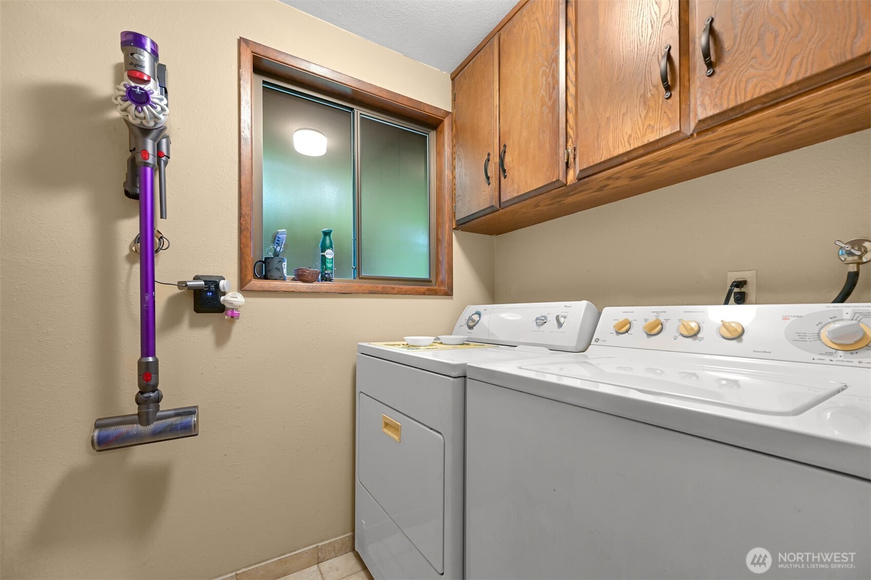 214 Bayside Place Bellingham, WA 98225 - Photo 27 of 40 a utility room with a sink dryer and washer