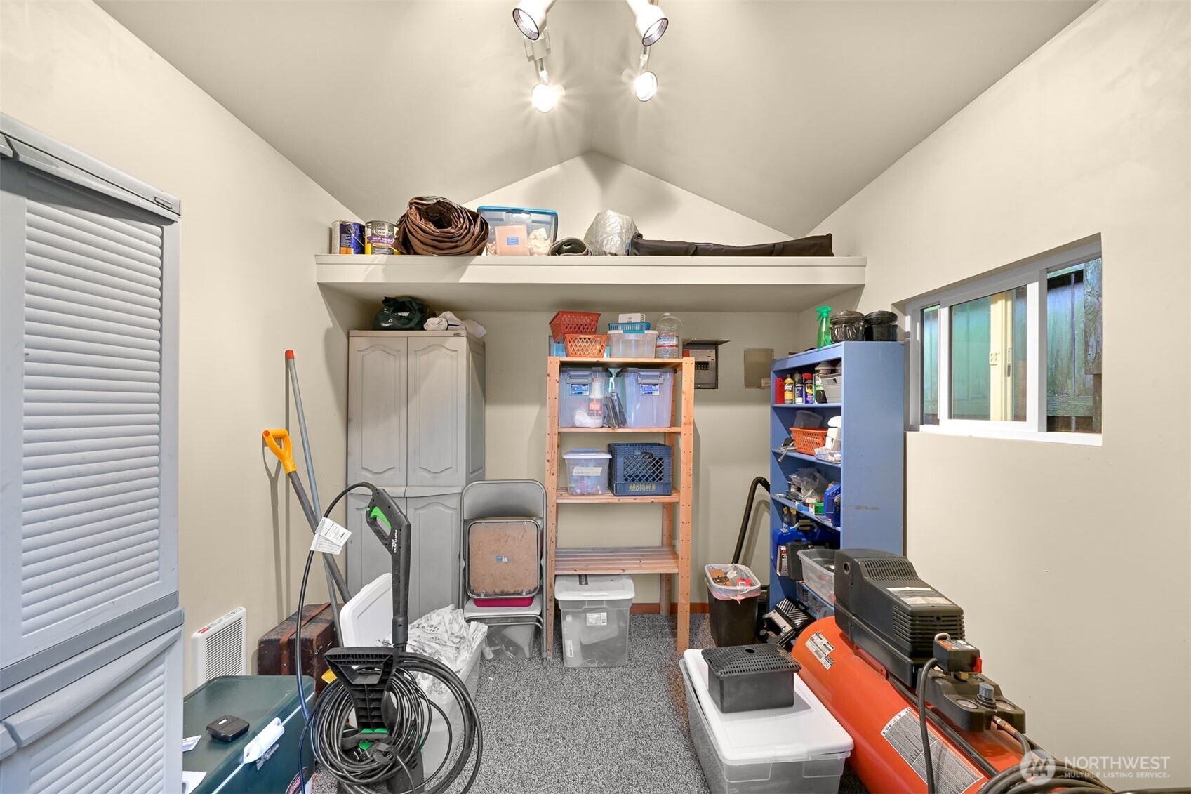 214 Bayside Place Bellingham, WA 98225 - Photo 28 of 40 a view of a room with gym equipment