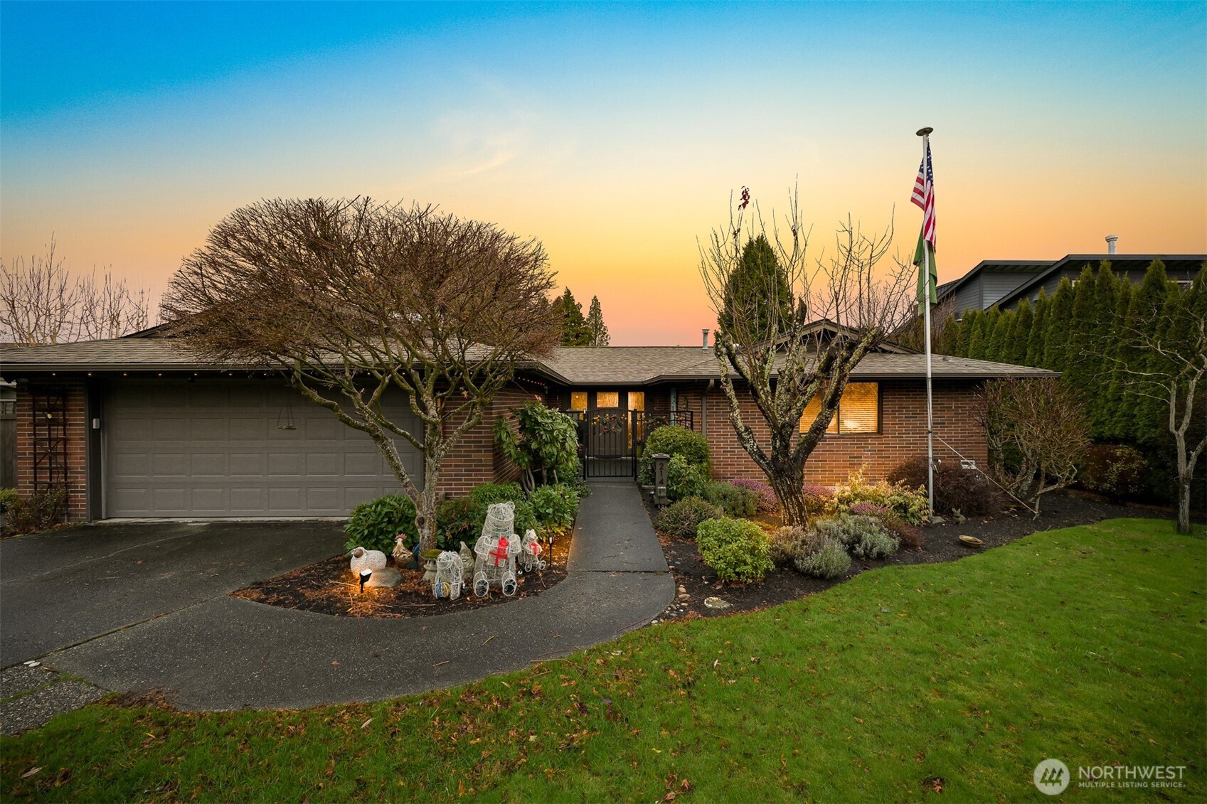 214 Bayside Place Bellingham, WA 98225 - Photo 38 of 40 a view of a house with a yard and sitting area