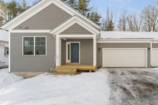 $490,750 | 15 Dogwood Circle, Unit 15L GRAY, Milton, VT 05468