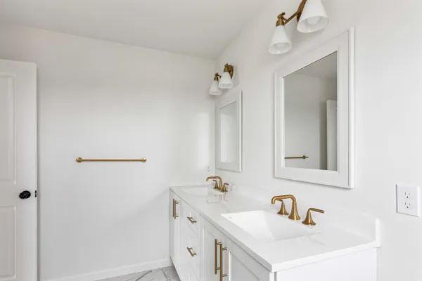 $490,750 | 15 Dogwood Circle, Unit 15L GRAY, Milton, VT 05468