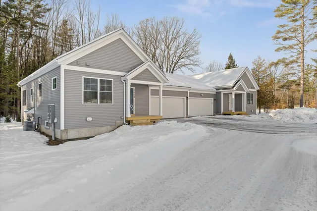 $490,750 | 15 Dogwood Circle, Unit 15L GRAY, Milton, VT 05468