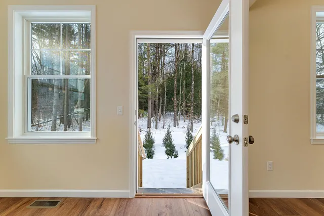 $490,750 | 15 Dogwood Circle, Unit 15L GRAY, Milton, VT 05468