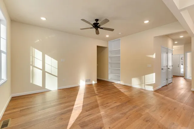 $490,750 | 15 Dogwood Circle, Unit 15L GRAY, Milton, VT 05468