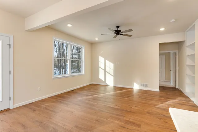 $490,750 | 15 Dogwood Circle, Unit 15L GRAY, Milton, VT 05468