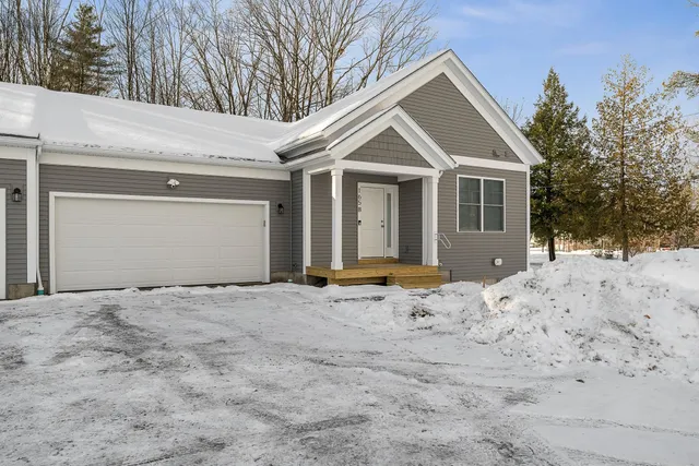 $490,750 | 15 Dogwood Circle, Unit 15L GRAY, Milton, VT 05468