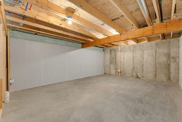 $490,750 | 15 Dogwood Circle, Unit 15L GRAY, Milton, VT 05468