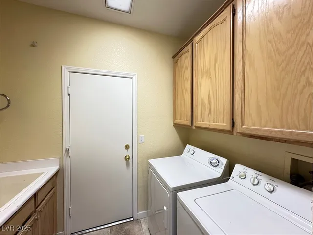 $2,695 | 2252 Pine Forest Court, Las Vegas, NV 89134