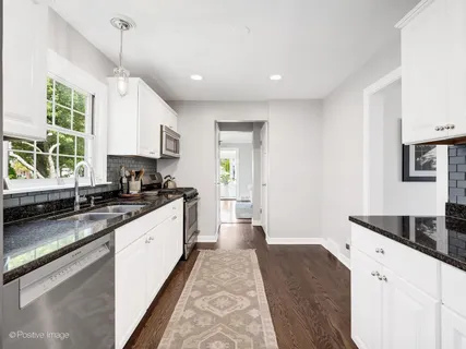 $799,000 | 541 East Hickory Street, Hinsdale, IL 60521