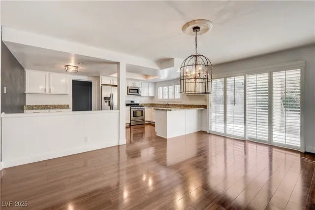 $569,990 | 331 Pella Drive, Henderson, NV 89014