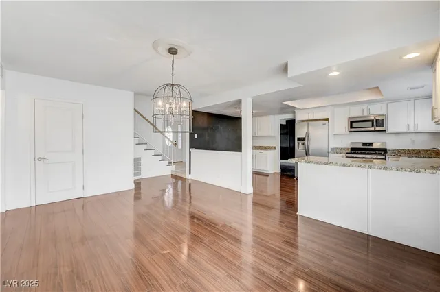 $569,990 | 331 Pella Drive, Henderson, NV 89014