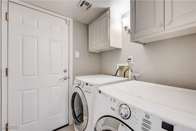 $569,990 | 331 Pella Drive, Henderson, NV 89014